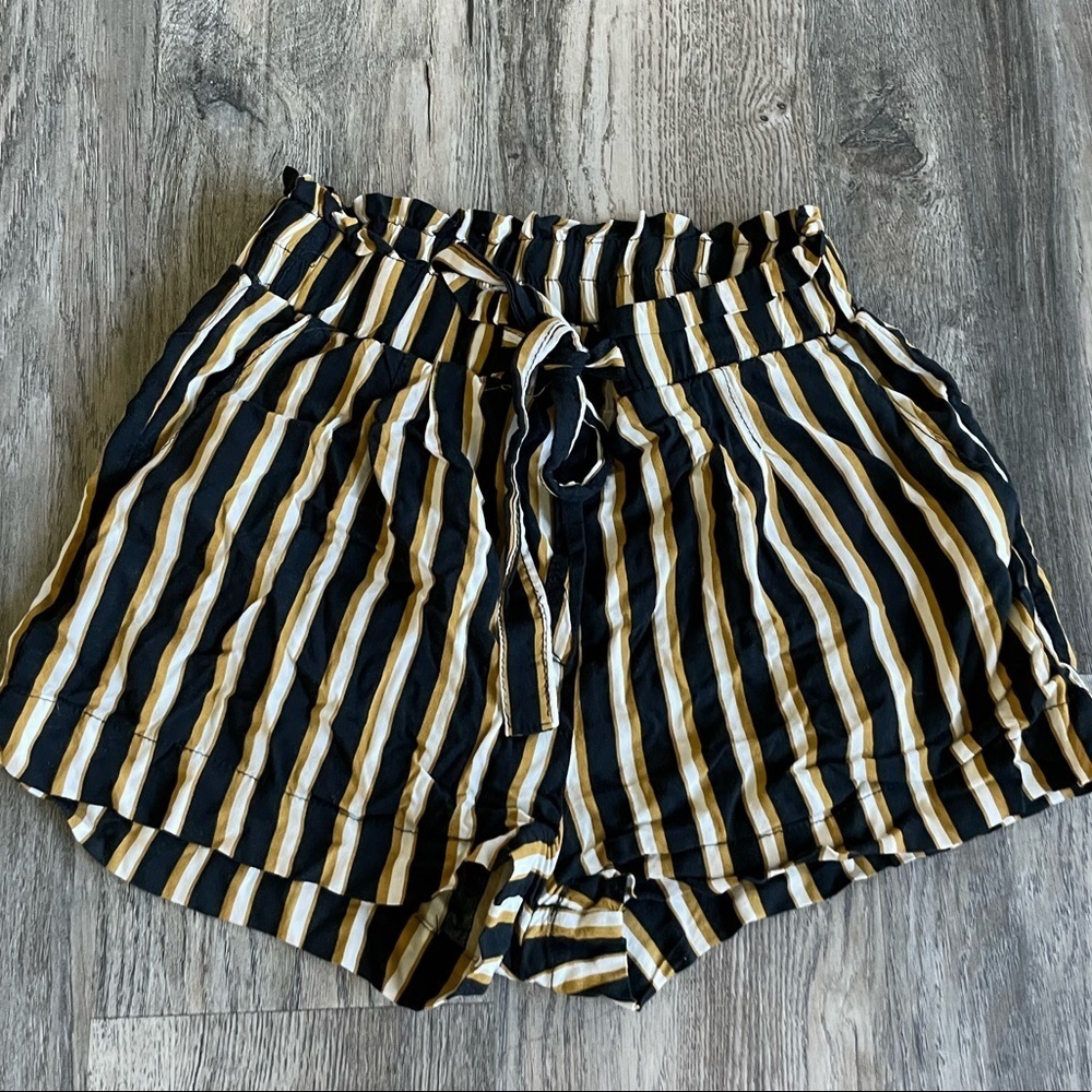 Ambiance Women’s Shorts, black, mustard, and cream striped shorts, size small